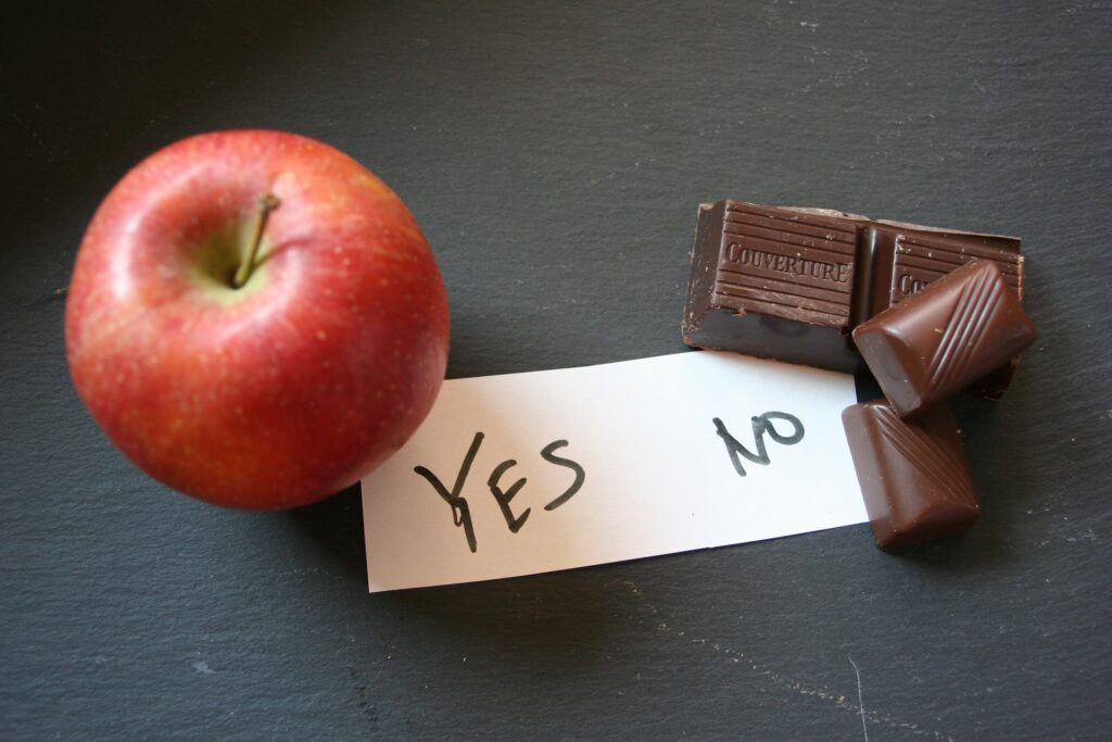 Wybór jabłka zamiast czekolady, to nie zawsze dobre rozwiązanie, może doprowadzić do efektu jo-jo.